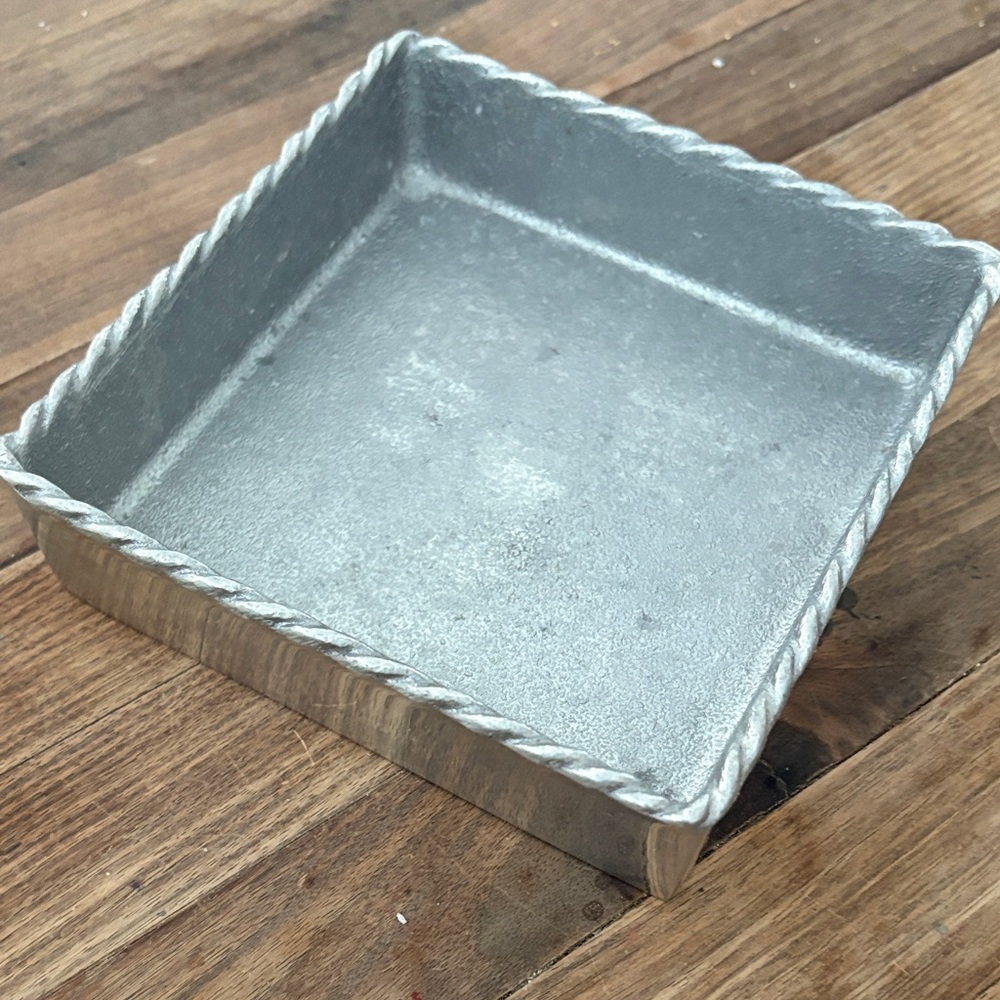 Mariposa napkin holder